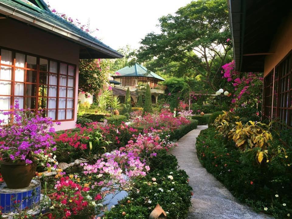 Ekman Garden Resort Sichon Exterior foto